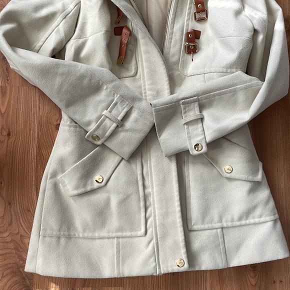 Ladies guess winter jacket size med - Picture 3 of 6